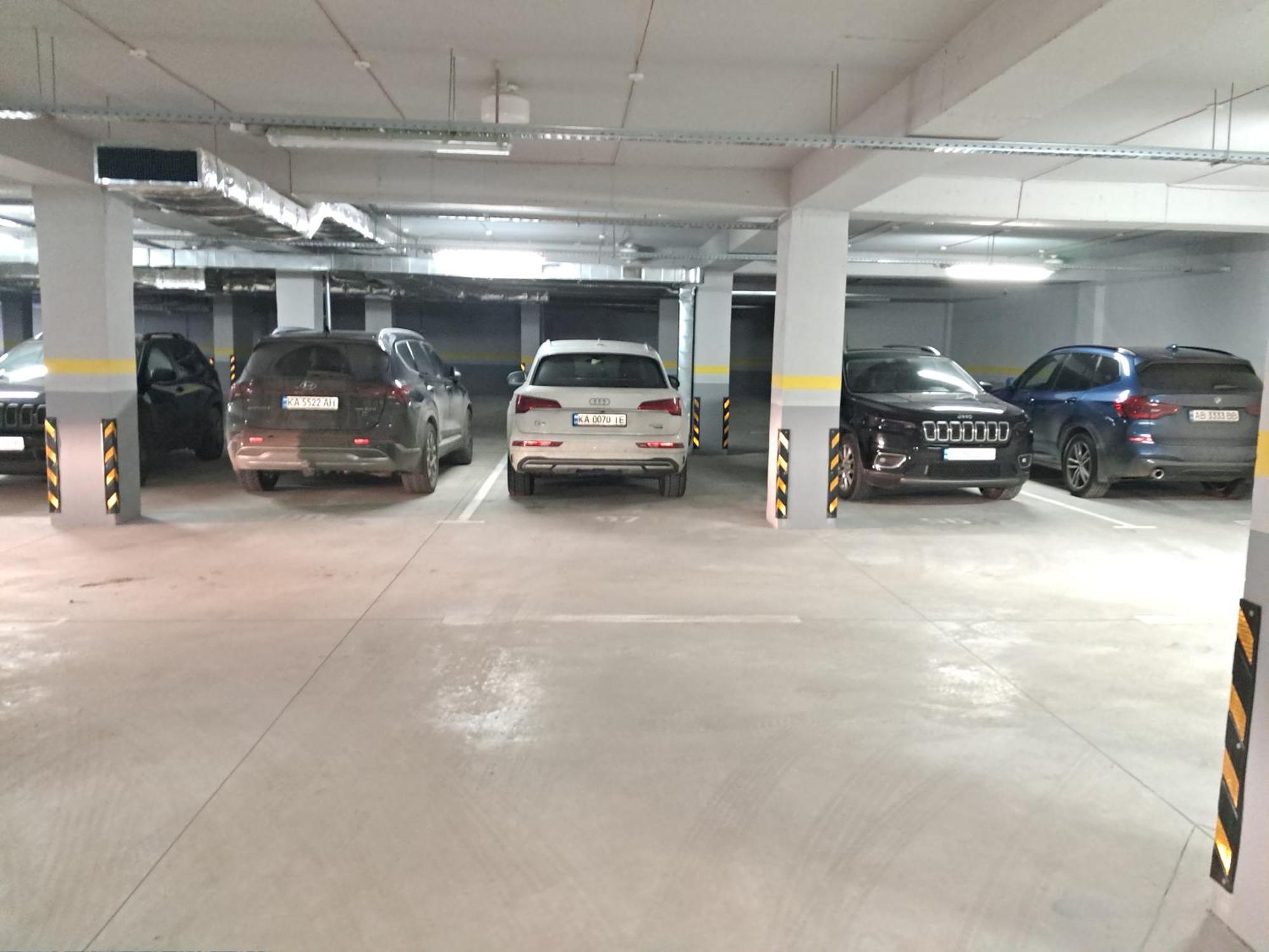 Airport 24/24!!! Parking, Taxi. *