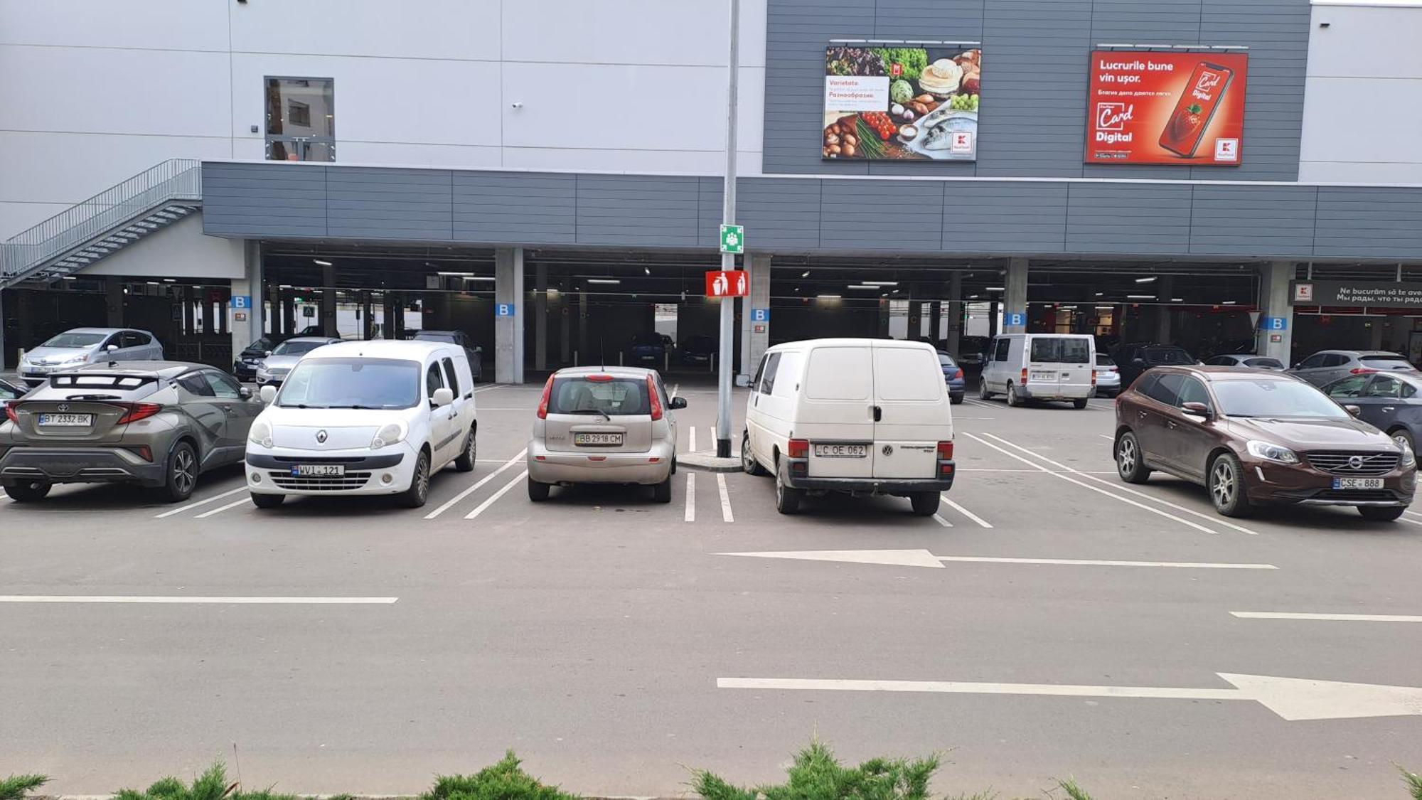 Airport 24/24!!! Parking, Taxi. *