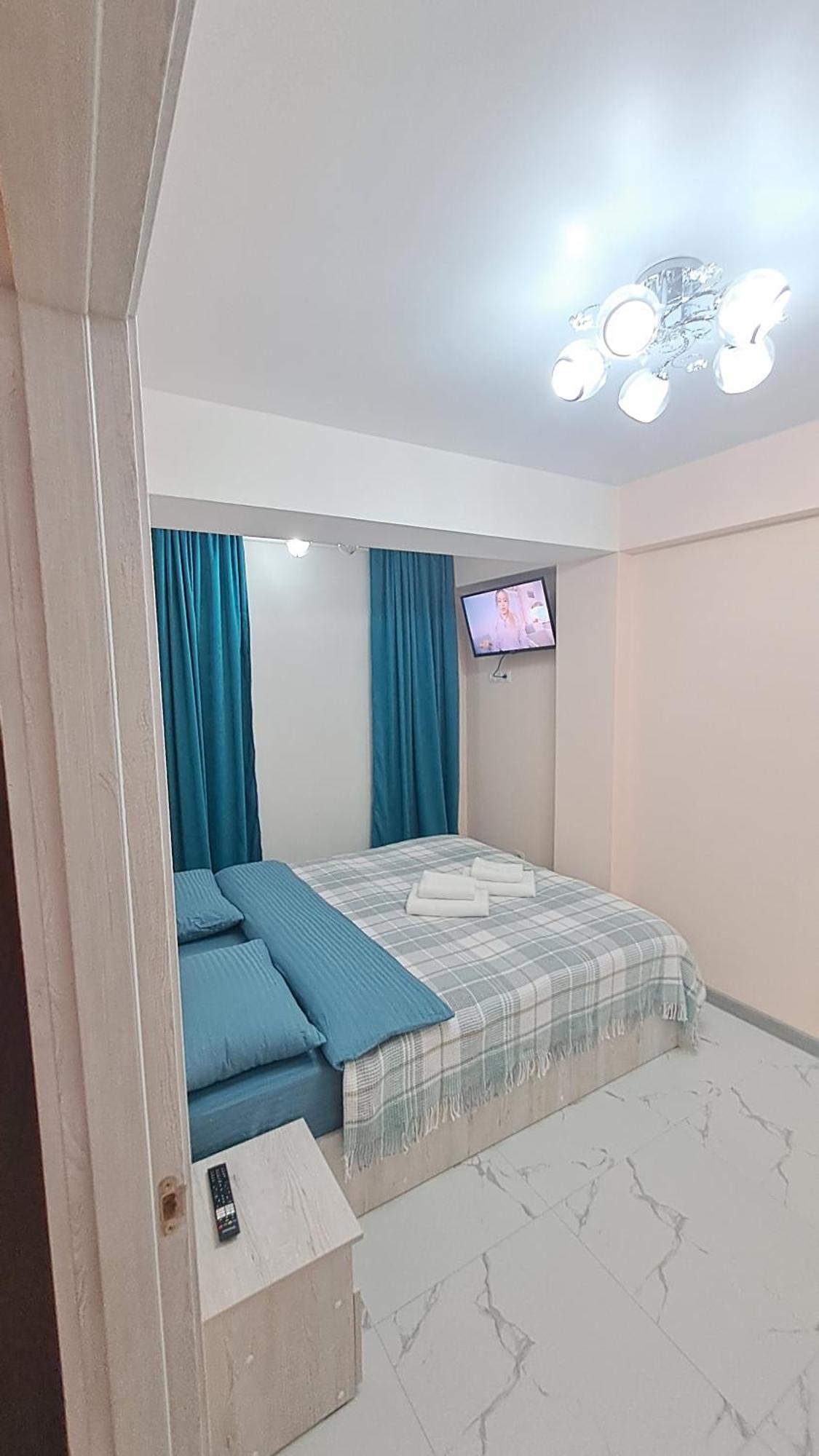Airport 24/24!!! Parking, Taxi.